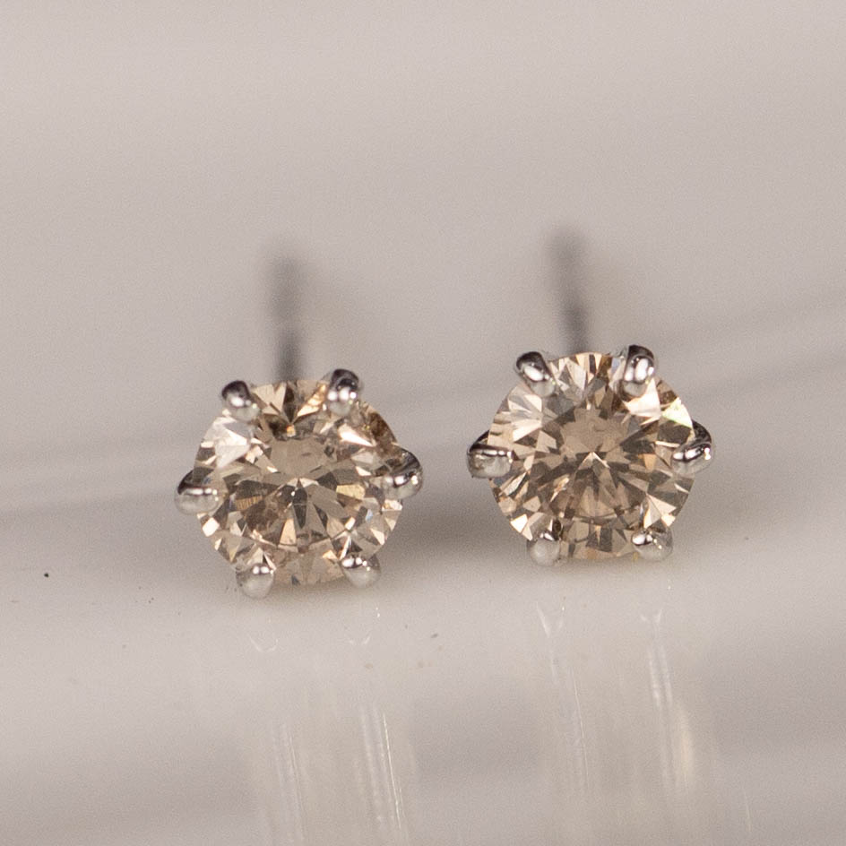 .20 CTW Diamond Stud Earrings 18k White Gold E366