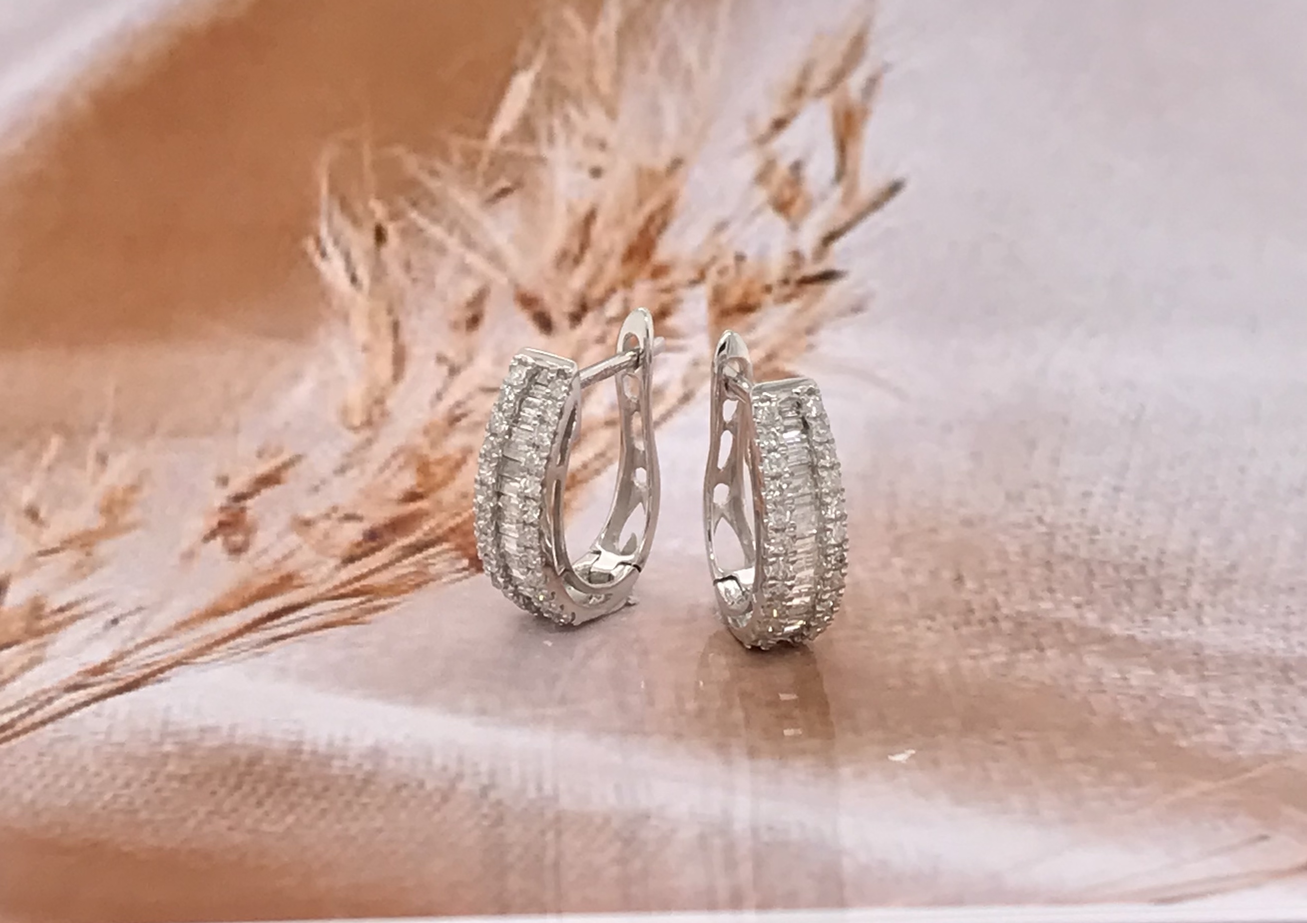 .50 CTW Diamond Clip Earrings 18k White Gold JS32E