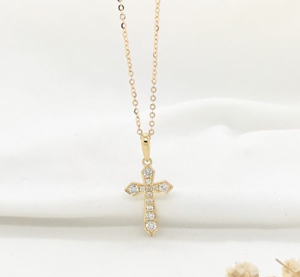 .20 CTW Diamond Cross necklace 18k Yellow Gold N133Y