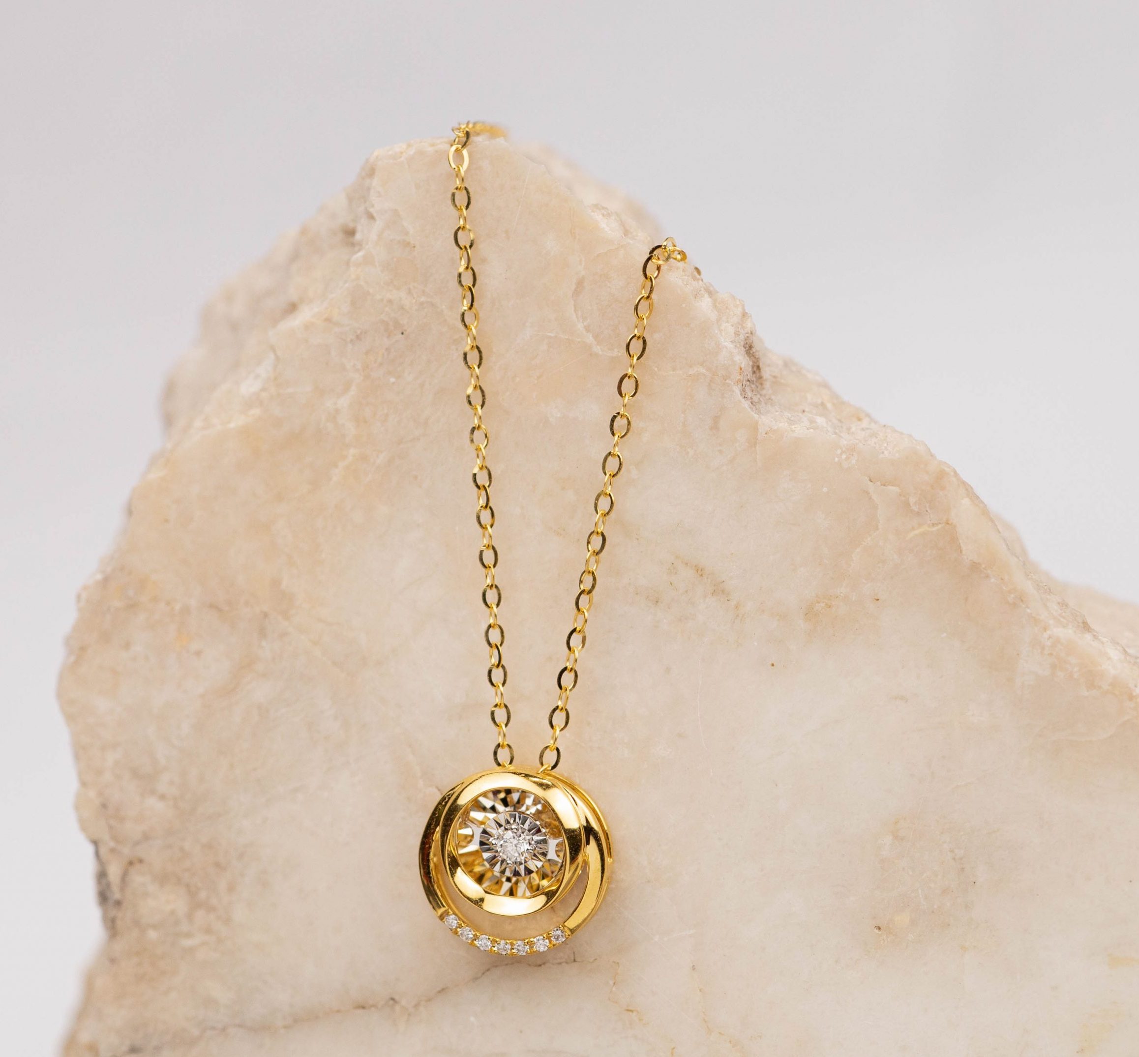 .058 CTW Dancing Diamond Necklace 18k Yellow Gold N129Y