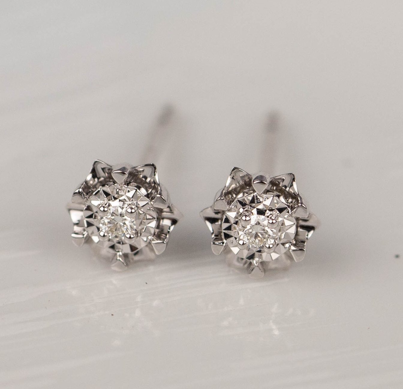 .034 CTW Diamond Earrings 18k White Gold E660