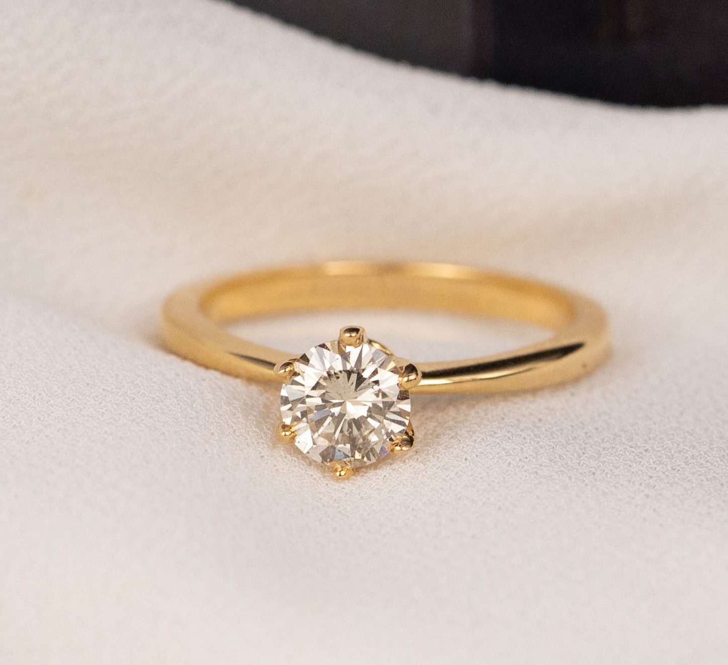 .67 Carat Diamond Engagement Ring 18k Yellow Gold ER705