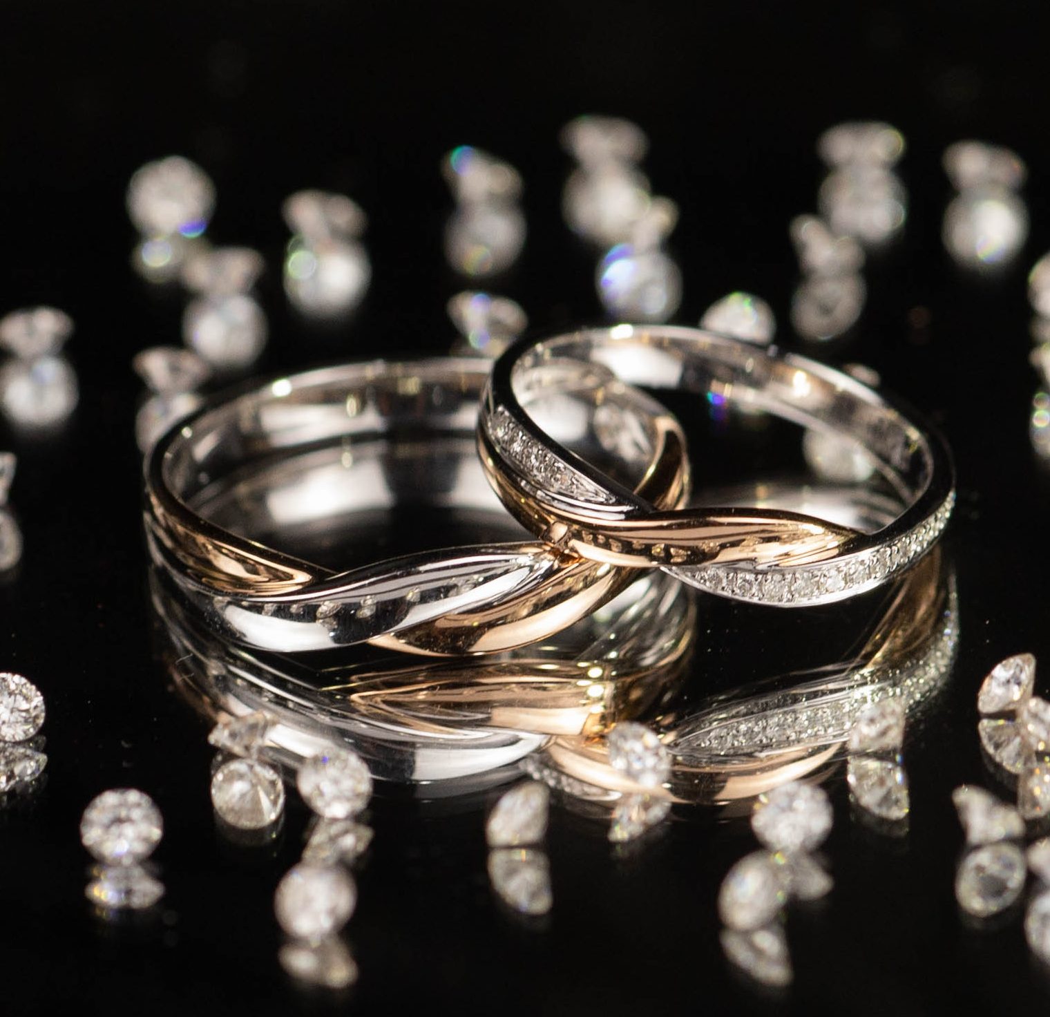 .094 CTW Diamond Wedding Ring 18k Twotone Gold WR289