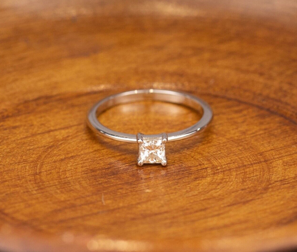 GIA-Certified .30 Carat Diamond Engagement Ring 18k White Gold ER935