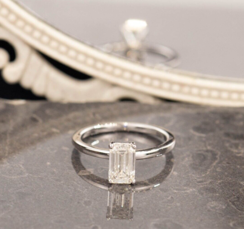 GIA-Certified 1.01 Carat Diamond Engagement Ring 18k White Gold ER881