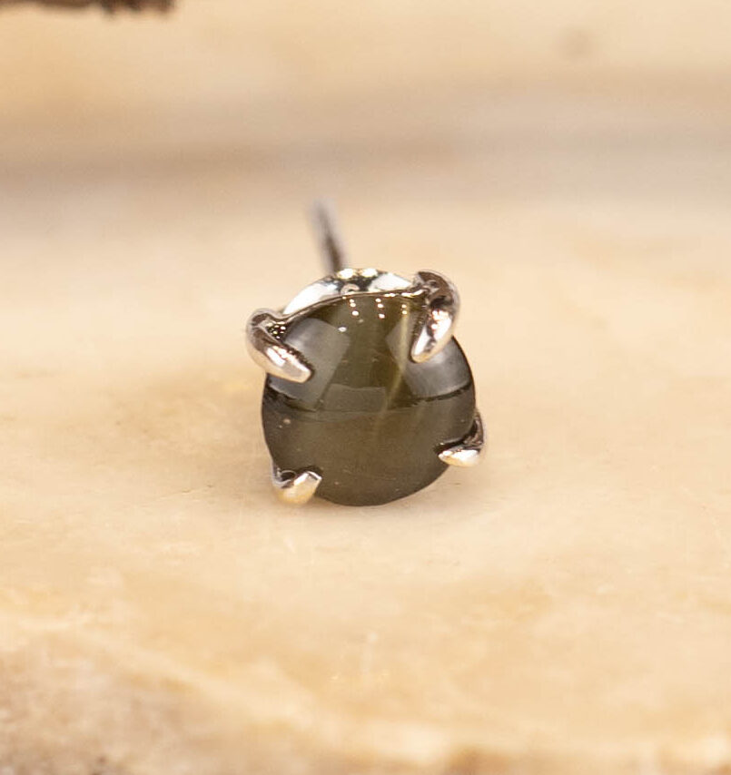 1.71 Carat Cat’s Eye Men's Earring 18k White Gold E562