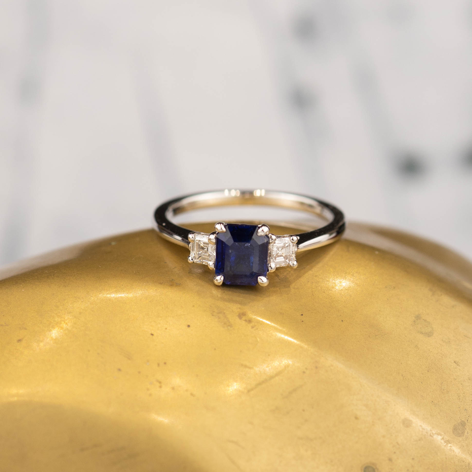 1.07 Carat Blue Sapphire w/.32 CTW Diamond Ring 18k White Gold R316