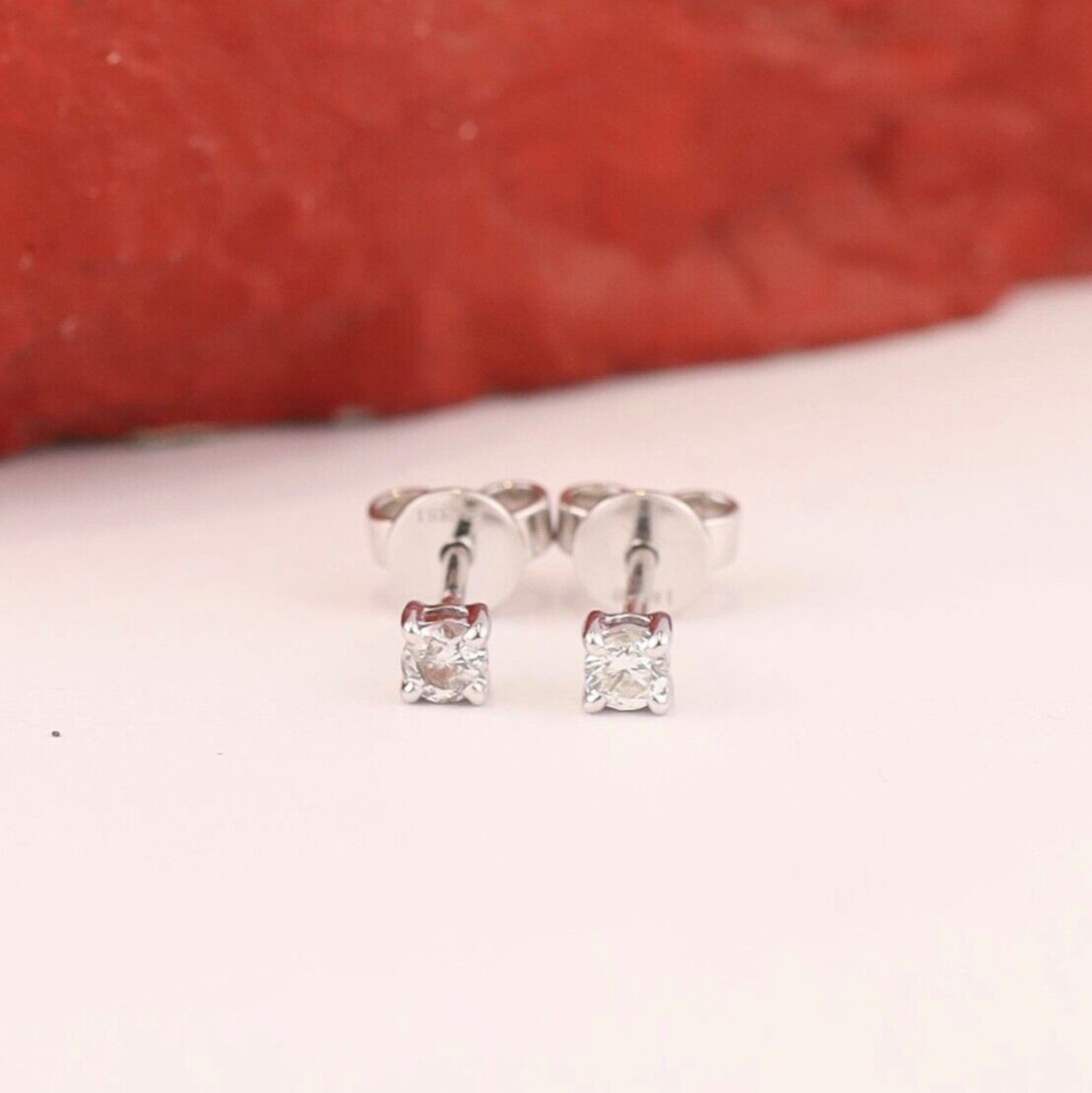 .20 CTW Diamond Stud Earrings 18k White Gold E017