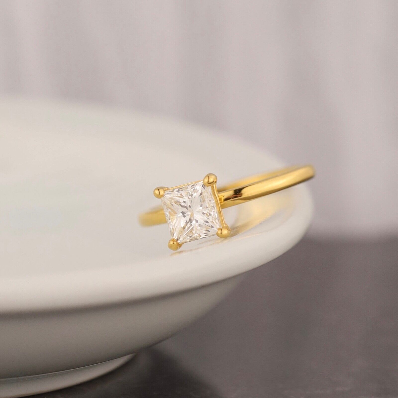 GIA-Certified 1.00 Carat Diamond Engagement Ring 18k Yellow Gold ER0272-YG