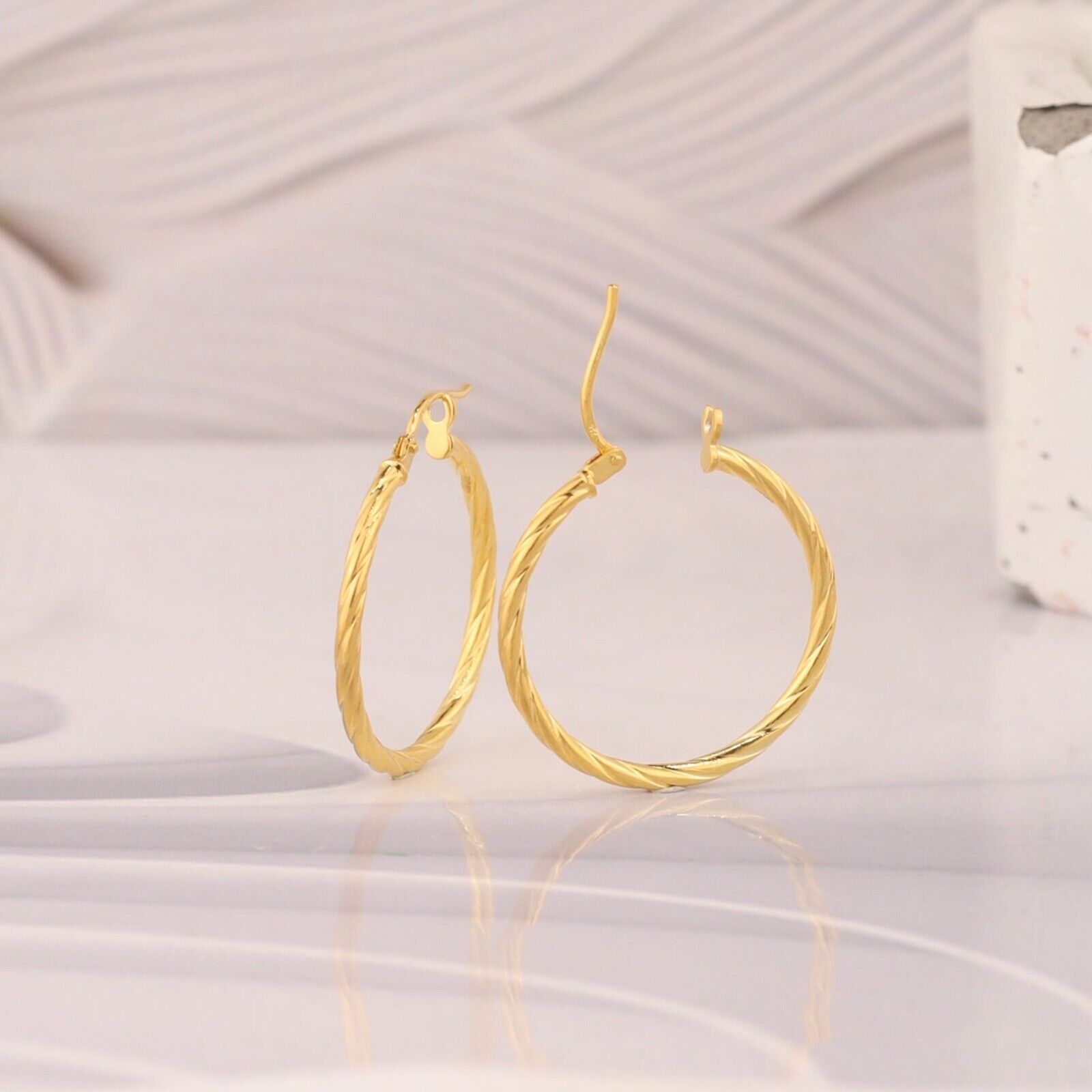 Loop Earrings 18k Yellow Gold E068-YG