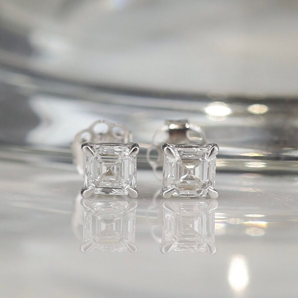 .64 CTW Diamond Stud Earrings 19k White Gold E084-WG