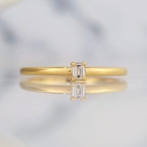 .07 Carat Diamond Engagement Ring 18K Yellow Gold ER0340-1 YG