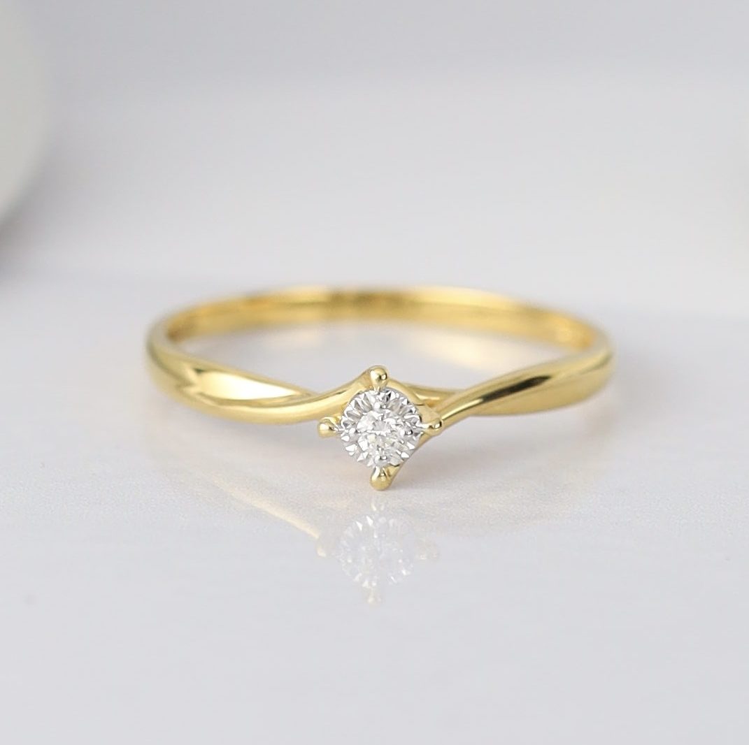 .022 Carat Diamond Engagement Ring 18K Yellow Gold ER615-1 YG