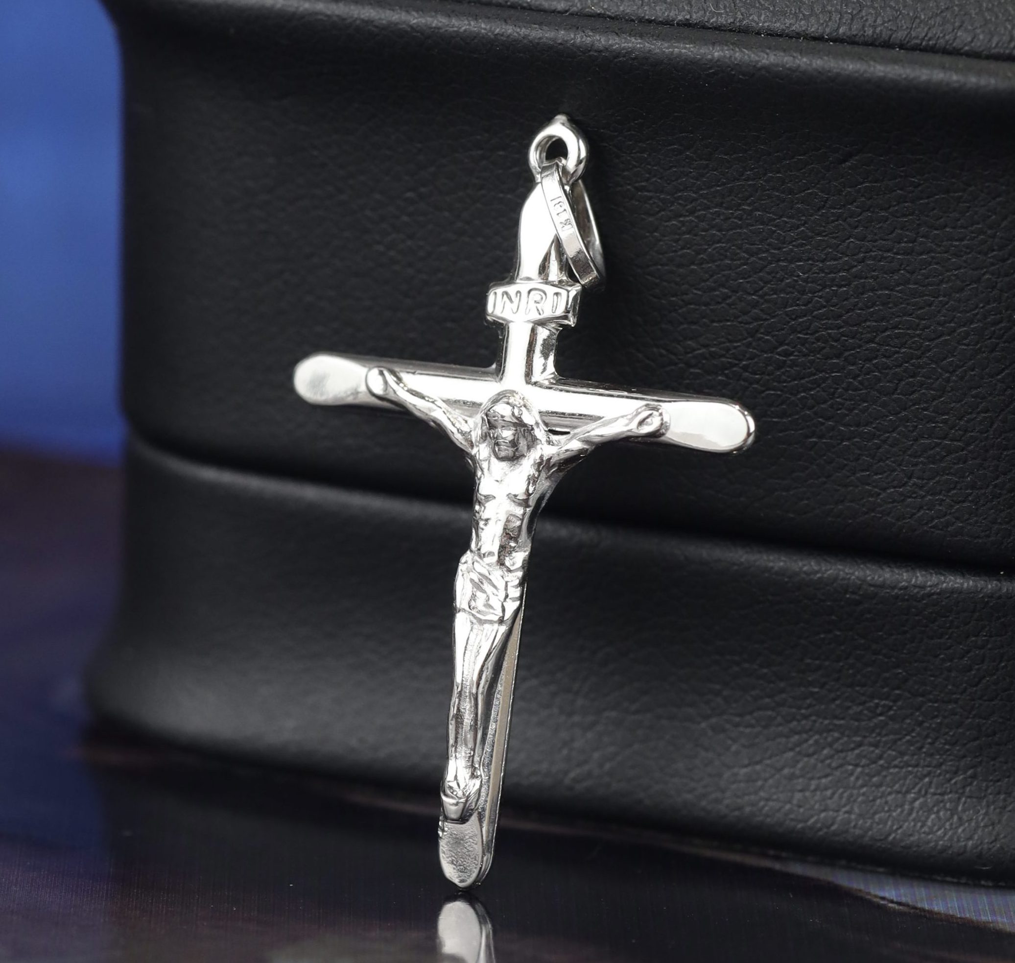 18K White Gold Cross Pendant MP21