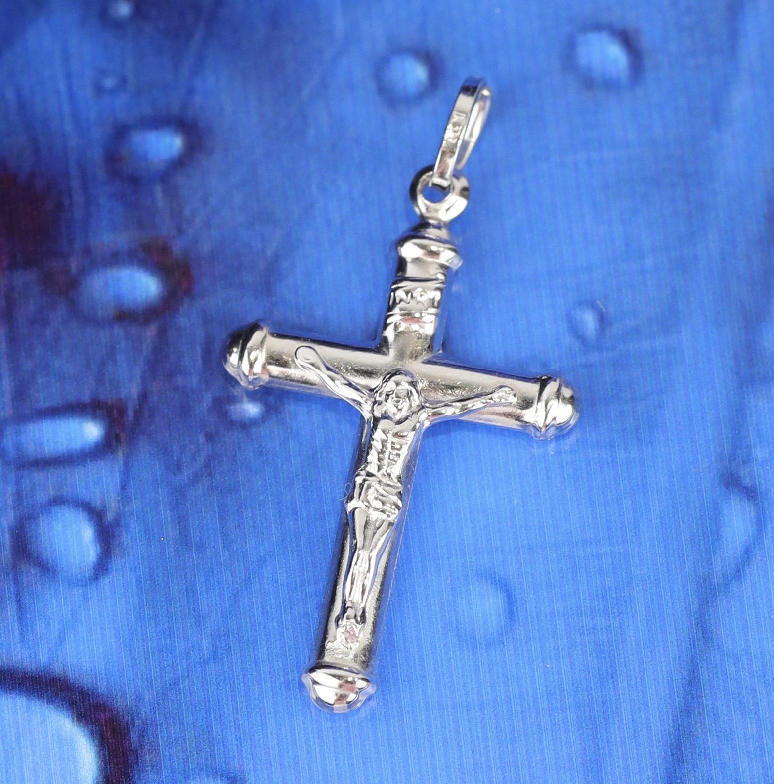 18K White Gold Cross Pendant MP22