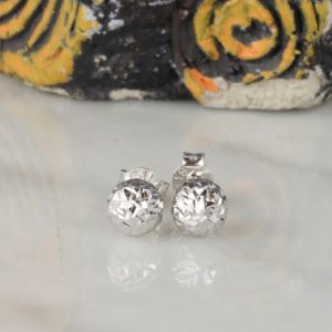 18K White Gold Stud Earrings ME03