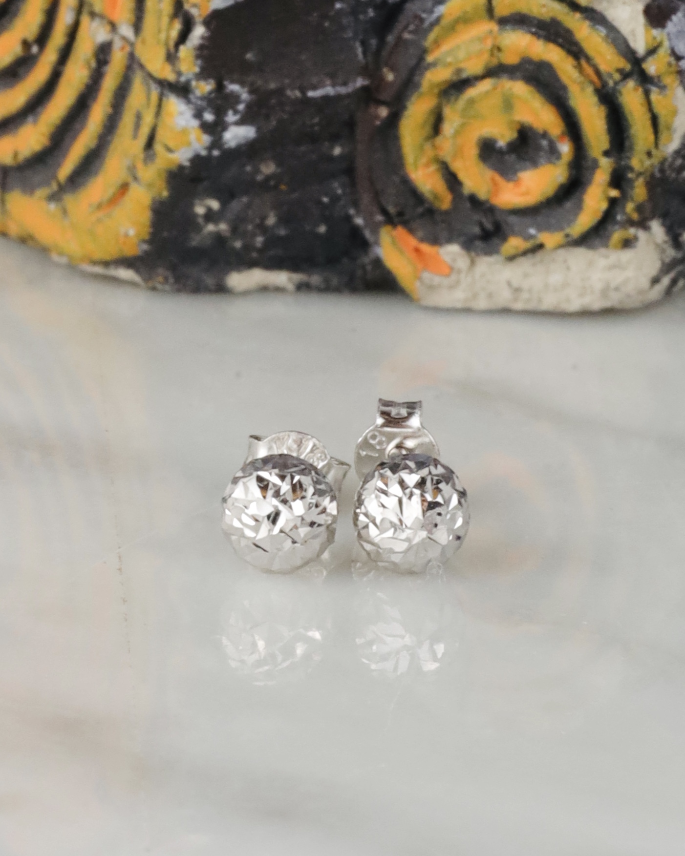 18K White Gold Stud Earrings ME03