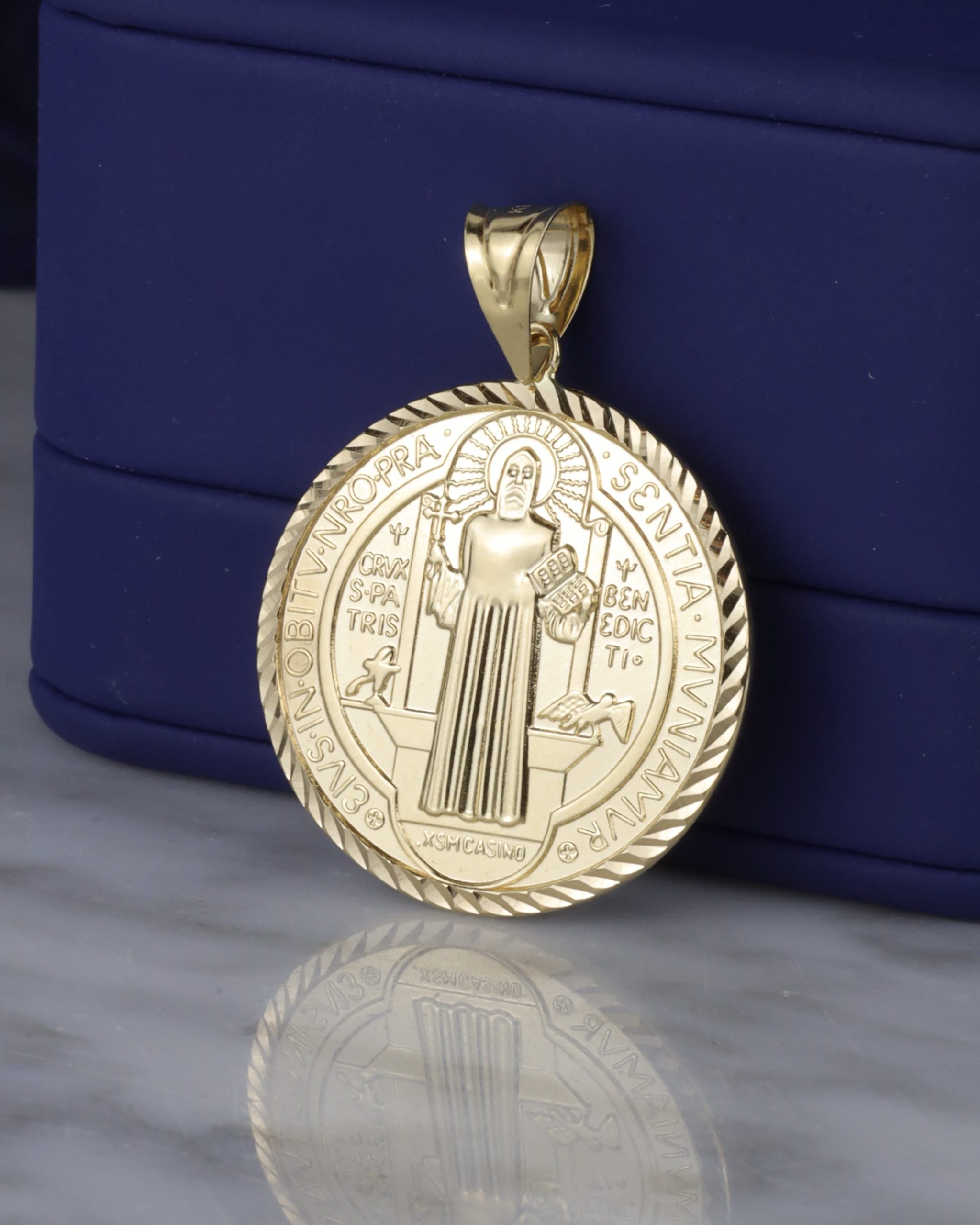 18K Yellow Gold Medallion Pendant MP25-YG